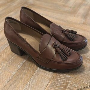 Baretraps Ziloh Slip-On Moccasin Style Loafer with Block Heel in Brown